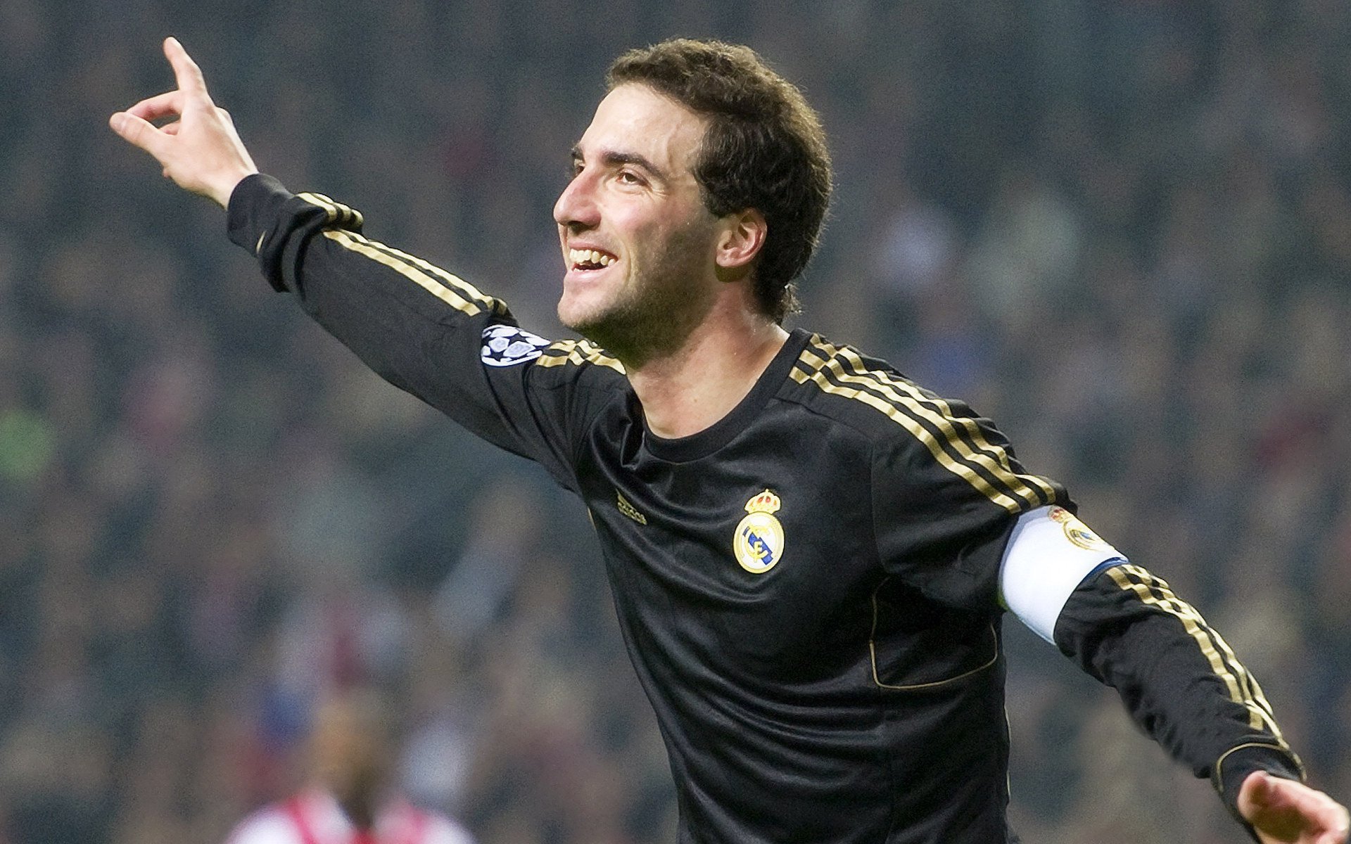 尤文图斯引援顺利，中场实力大幅提升