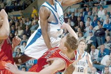 开云网页-村级篮球赛融合社区公益激发基层体育热情，村级篮球比赛