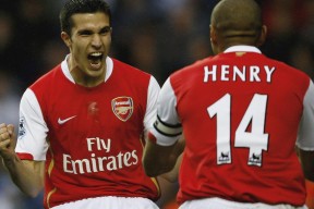 开云体育-西甲冠军争夺：闪光瞬间点亮全场！，0203西甲冠军