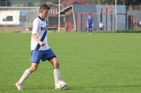 kaiyun体育综合-国际足球明星携手公益，推动青少年体育普及，国际青少年足球邀请赛