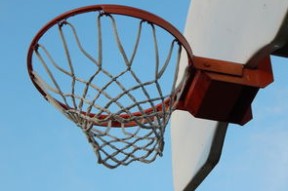 开云官方-中小学生篮球特色校数量持续增长校园氛围逐步浓厚，小学篮球特色学校申请报告