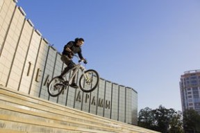 开云官网登录-基层体育发展提速城市间赛事交流日益频繁，基层体育组织