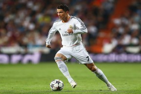 开云中国-国际足球协会推动裁判标准全球一致，执法水平明显提高，2021足球国际级裁判