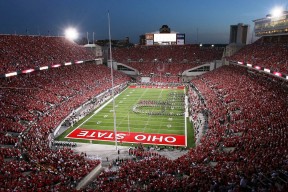 开云体育官方下载-马克·阿特金森：南非队的速度先锋，场上无可匹敌的边锋威胁，阿特金森和麦克里兰