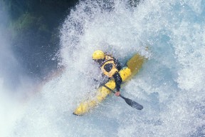 kaiyun 开云体育-足球教练战术布置分析，足球比赛教练