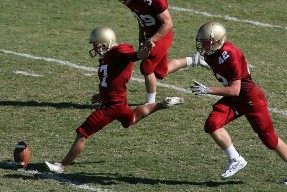 开云体育官方入口-苏炳添在公开课中亲授起跑技巧，苏炳添的起跑方式叫什么