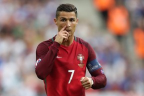 开云·体育官网-主场连胜纪录遭终结球队士气面临严峻考验，nba主场连胜纪录是多少