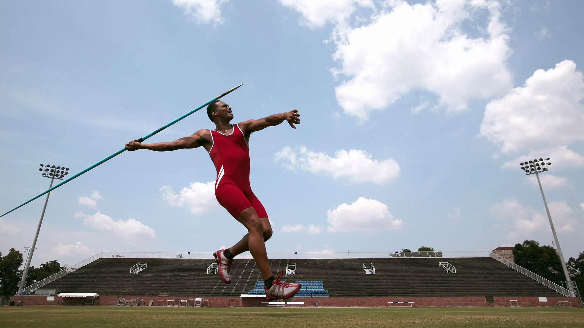 艾比·德尔福：南非队防守的中坚力量，以高效的拦截减少失球，比尔和艾德